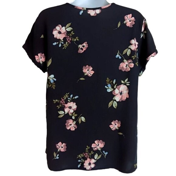 SO Tee Shirt Top Blouse M Short Sleeve Floral LIGHTWEIGHT Black Pink Keyhole - Picture 2 of 4